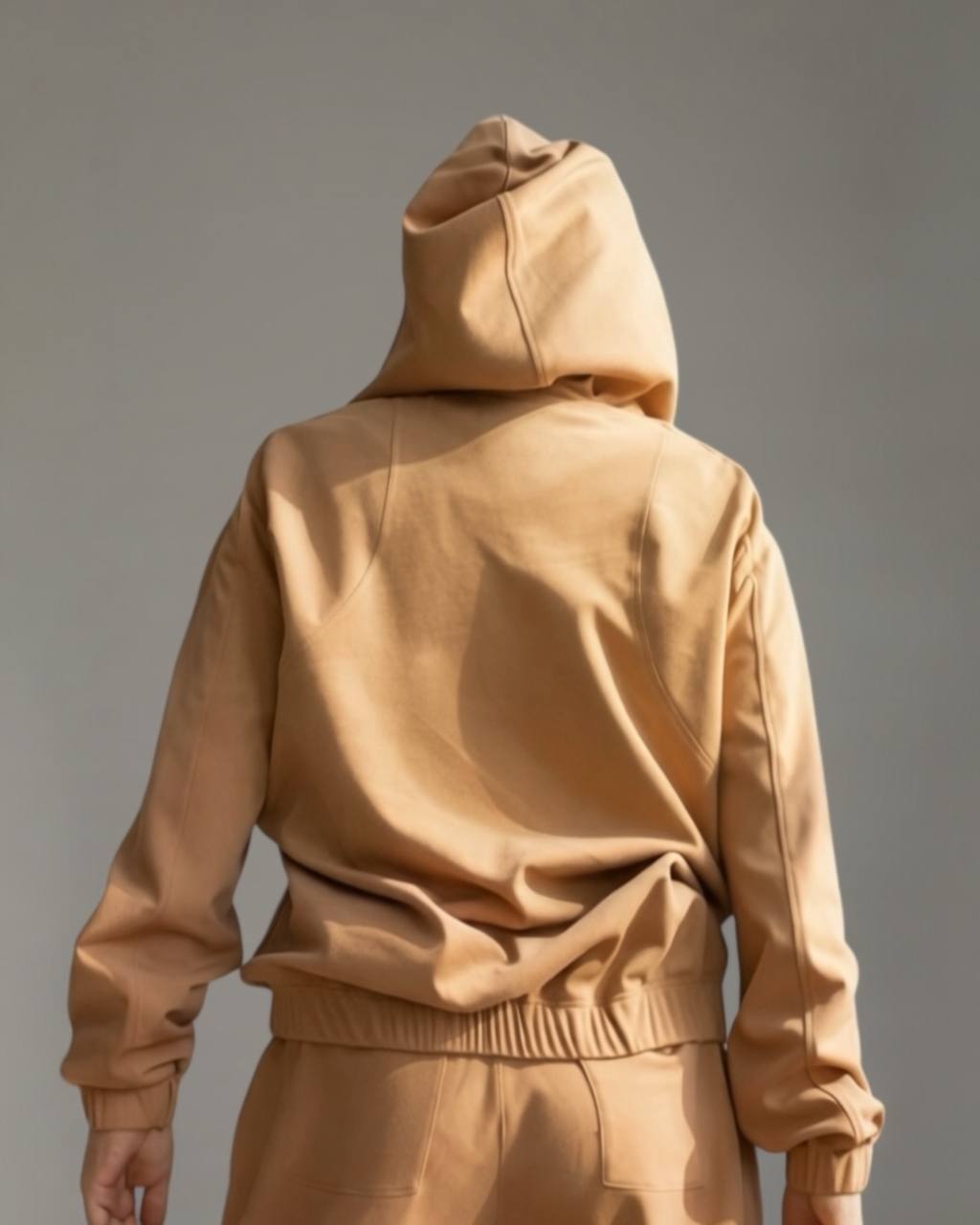 Універсальний спортивний костюм