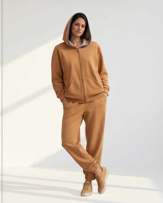 Універсальний спортивний костюм